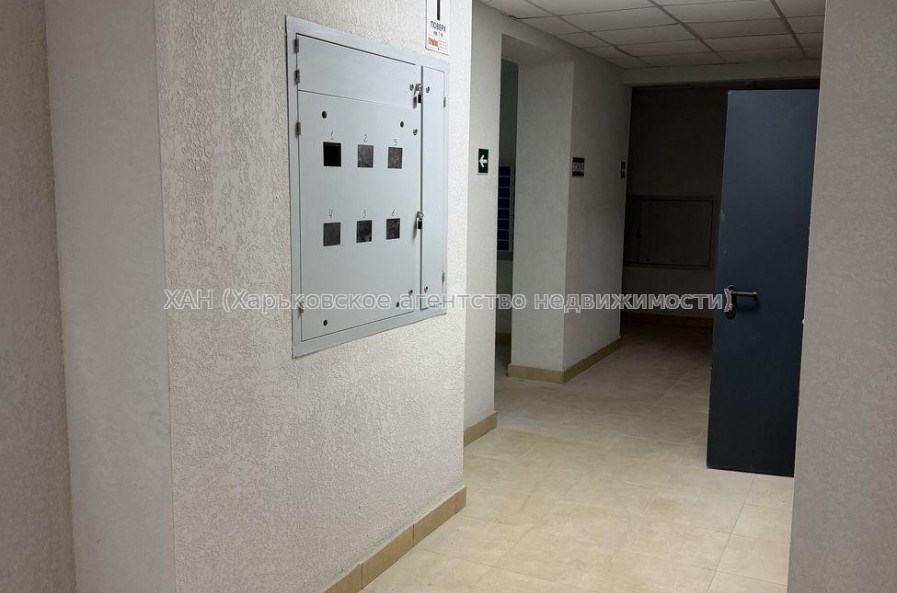 Продам квартиру, Непокоренных ул. , 3  ком., 90 м², без внутренних работ 