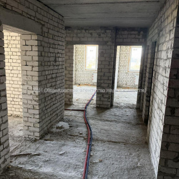 Продам квартиру, Непокоренных ул. , 3  ком., 90 м², без внутренних работ 