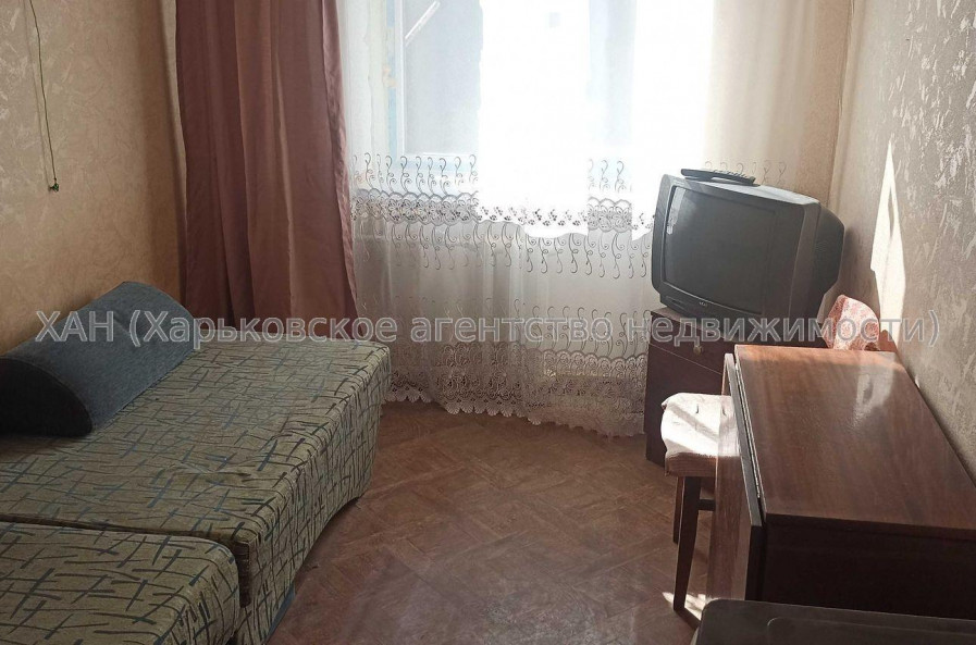 Продам квартиру, Защитников Неба ул. , 1  ком., 12 м², косметический ремонт 