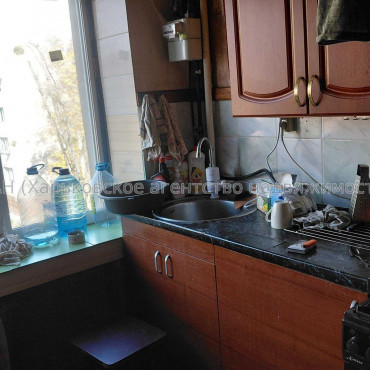 Продам квартиру, Защитников Неба ул. , 1  ком., 12 м², косметический ремонт 