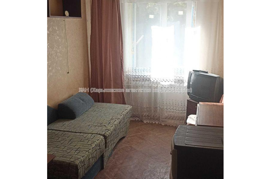 Продам квартиру, Защитников Неба ул. , 1  ком., 12 м², косметический ремонт 