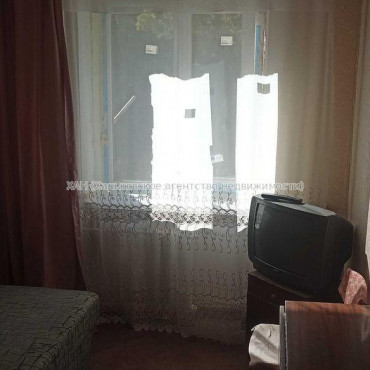 Продам квартиру, Защитников Неба ул. , 1  ком., 12 м², косметический ремонт 