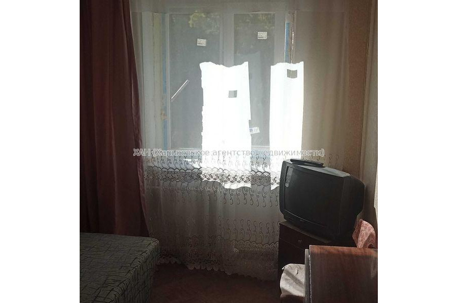 Продам квартиру, Защитников Неба ул. , 1  ком., 12 м², косметический ремонт 