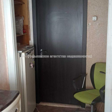 Продам квартиру, Защитников Неба ул. , 1  ком., 12 м², косметический ремонт 