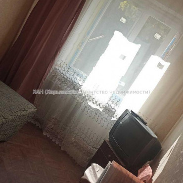 Продам квартиру, Защитников Неба ул. , 1  ком., 12 м², косметический ремонт 
