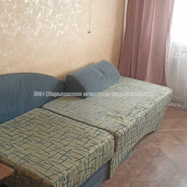Продам квартиру, Защитников Неба ул. , 1  ком., 12 м², косметический ремонт 