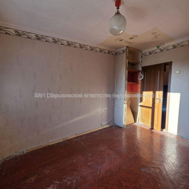 Продам квартиру, 12 Апреля ул. , 2 кім., 27 м², косметический ремонт 