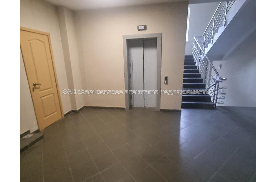 Продам квартиру, Кузнечная ул. , 4  ком., 326.50 м², без отделочных работ 