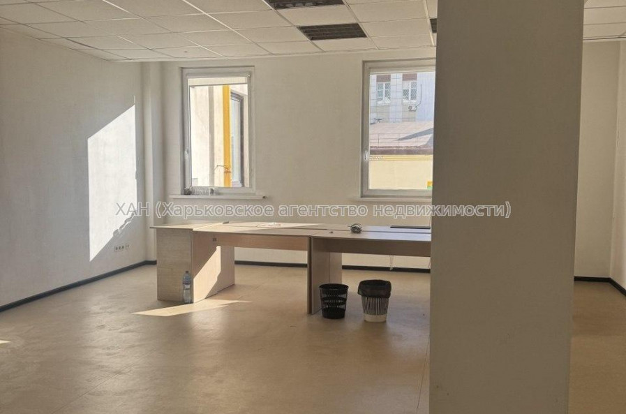 Сдам нежилую недвижимость, офис в офисном центре , 1  ком., 52 м², косметический ремонт 