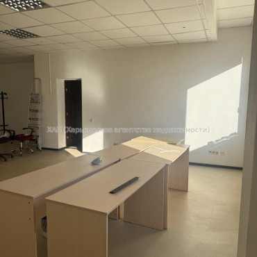 Сдам нежилую недвижимость, офис в офисном центре , 1  ком., 52 м², косметический ремонт 