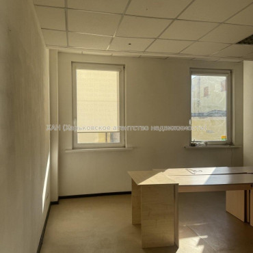 Сдам нежилую недвижимость, офис в офисном центре , 1  ком., 52 м², косметический ремонт 