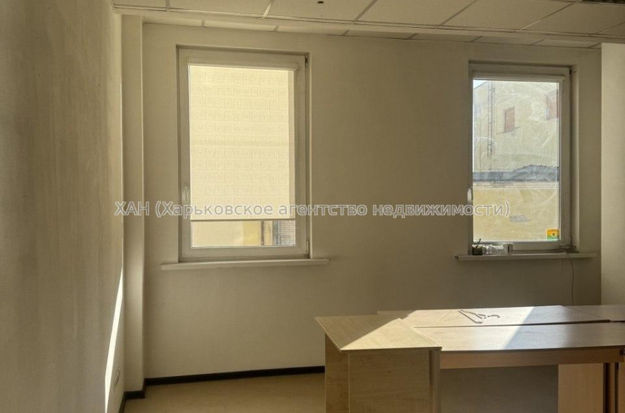 Сдам нежилую недвижимость, офис в офисном центре , 1  ком., 52 м², косметический ремонт 