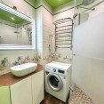 Продам квартиру, Конституции площ. , 2 кім., 57 м², капитальный ремонт 