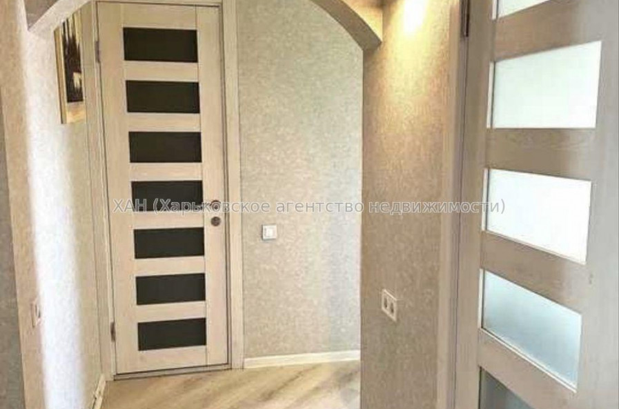 Продам квартиру, Конституции площ. , 2 кім., 57 м², капитальный ремонт 