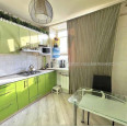 Продам квартиру, Конституции площ. , 2 кім., 57 м², капитальный ремонт 
