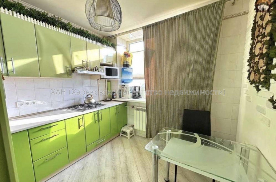 Продам квартиру, Конституции площ. , 2 кім., 57 м², капитальный ремонт 