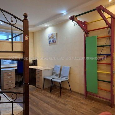 Сдам квартиру, Фесенковский въезд , 3  ком., 65.70 м², капитальный ремонт 