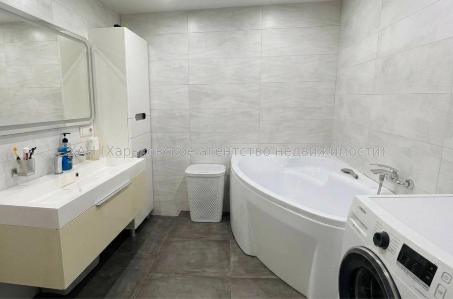 Продам квартиру, Кричевского ул. , 2  ком., 84 м², авторский дизайн 