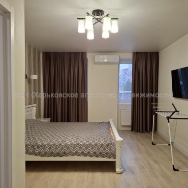 Продам квартиру, Заливная ул. , 1 кім., 42.30 м², евроремонт 