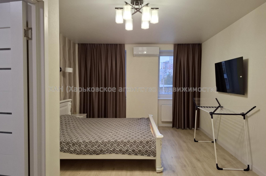 Продам квартиру, Заливная ул. , 1 кім., 42.30 м², евроремонт 