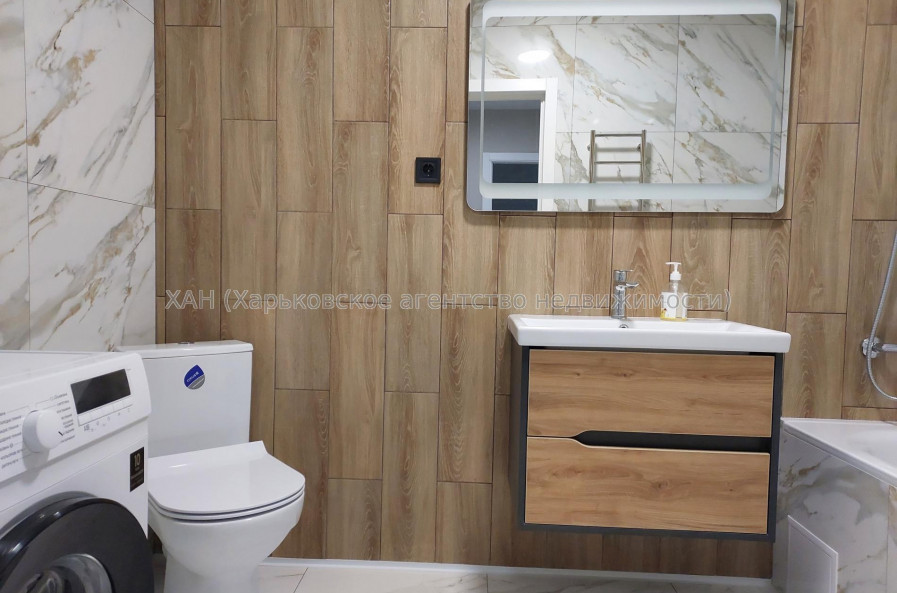 Продам квартиру, Заливная ул. , 1 кім., 42.30 м², евроремонт 