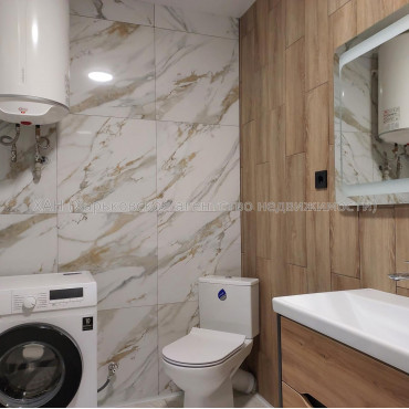 Продам квартиру, Заливная ул. , 1 кім., 42.30 м², евроремонт 