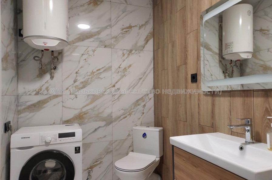 Продам квартиру, Заливная ул. , 1 кім., 42.30 м², евроремонт 