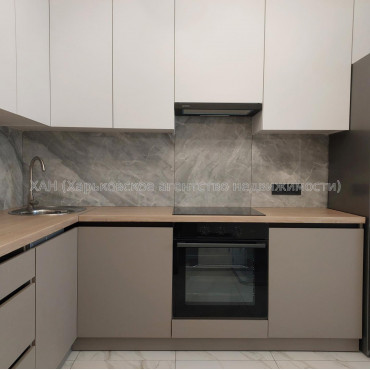 Продам квартиру, Заливная ул. , 1 кім., 42.30 м², евроремонт 