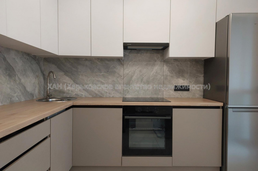 Продам квартиру, Заливная ул. , 1 кім., 42.30 м², евроремонт 