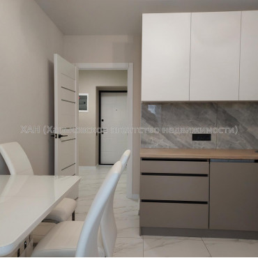 Продам квартиру, Заливная ул. , 1 кім., 42.30 м², евроремонт 