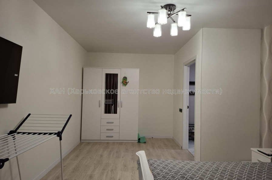 Продам квартиру, Заливная ул. , 1 кім., 42.30 м², евроремонт 