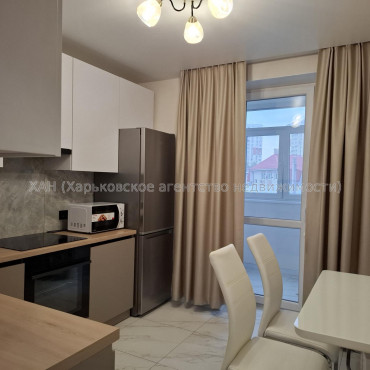 Продам квартиру, Заливная ул. , 1 кім., 42.30 м², евроремонт 