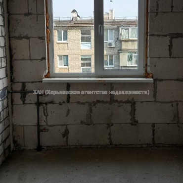 Продам квартиру, Каденюка ул. , 3  ком., 60 м², без внутренних работ 