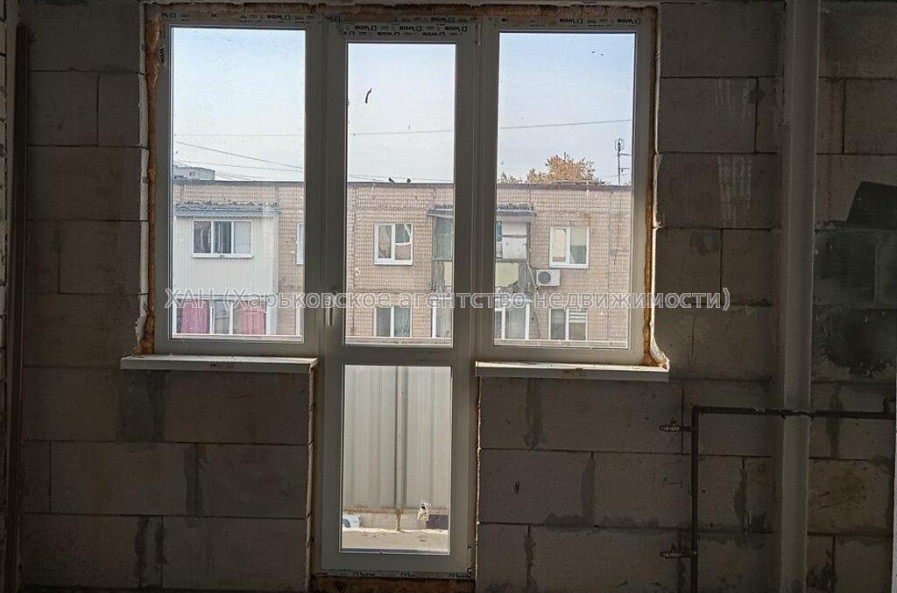 Продам квартиру, Каденюка ул. , 3  ком., 60 м², без внутренних работ 