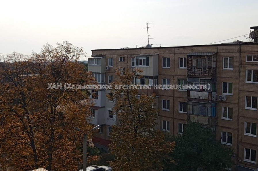 Продам квартиру, Каденюка ул. , 3  ком., 60 м², без внутренних работ 