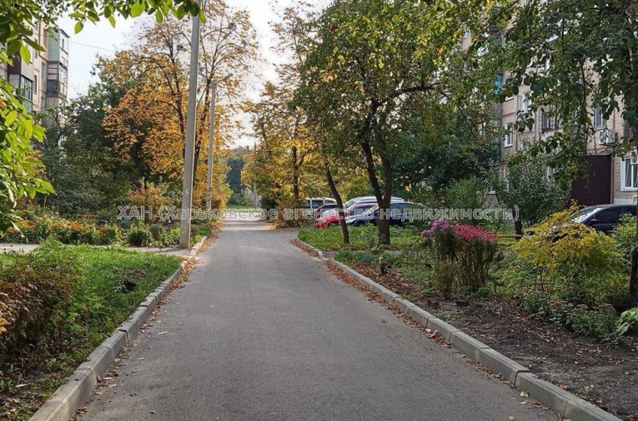 Продам квартиру, Каденюка ул. , 3  ком., 60 м², без внутренних работ 