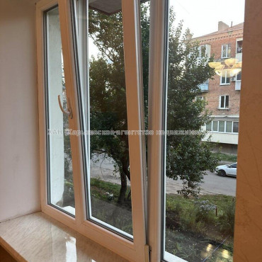 Продам квартиру, Библика ул. , 2  ком., 51.80 м², косметический ремонт 