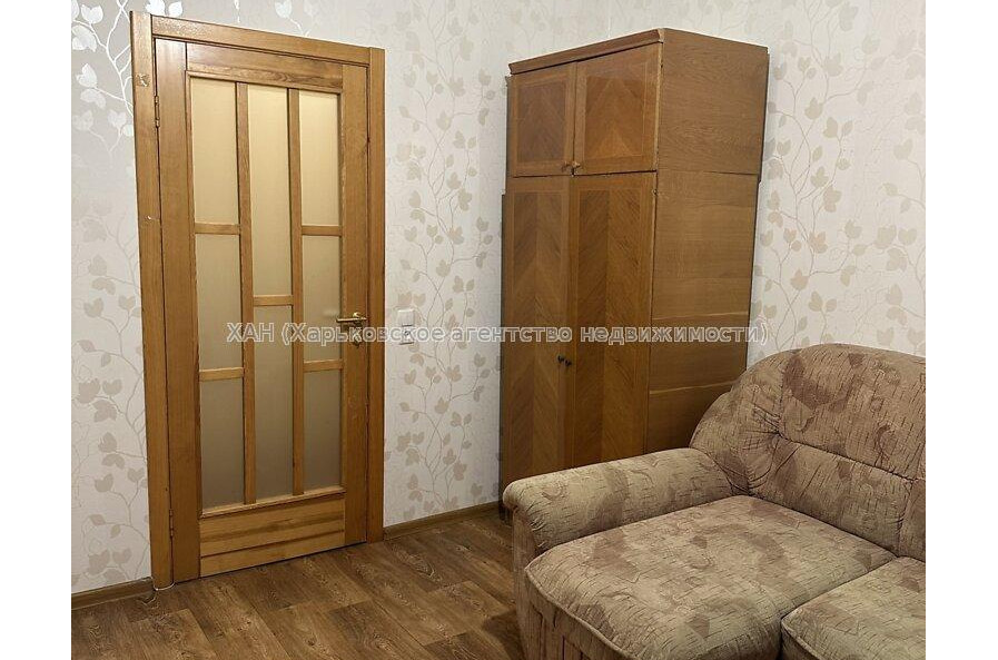 Продам квартиру, Библика ул. , 2  ком., 51.80 м², косметический ремонт 