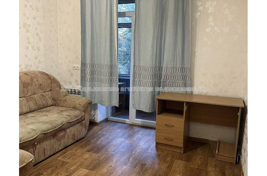 Продам квартиру, Библика ул. , 2  ком., 51.80 м², косметический ремонт 