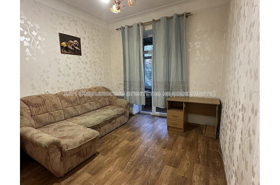 Продам квартиру, Библика ул. , 2  ком., 51.80 м², косметический ремонт 