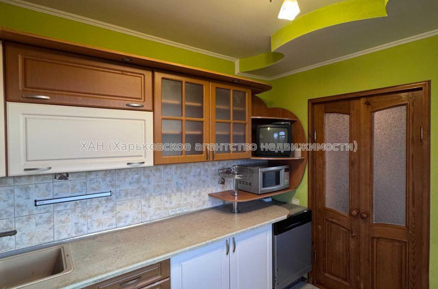 Продам квартиру, Победы просп. , 3  ком., 65.40 м², косметический ремонт 