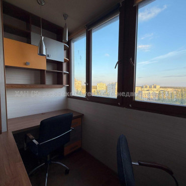 Продам квартиру, Победы просп. , 3  ком., 65.40 м², косметический ремонт 