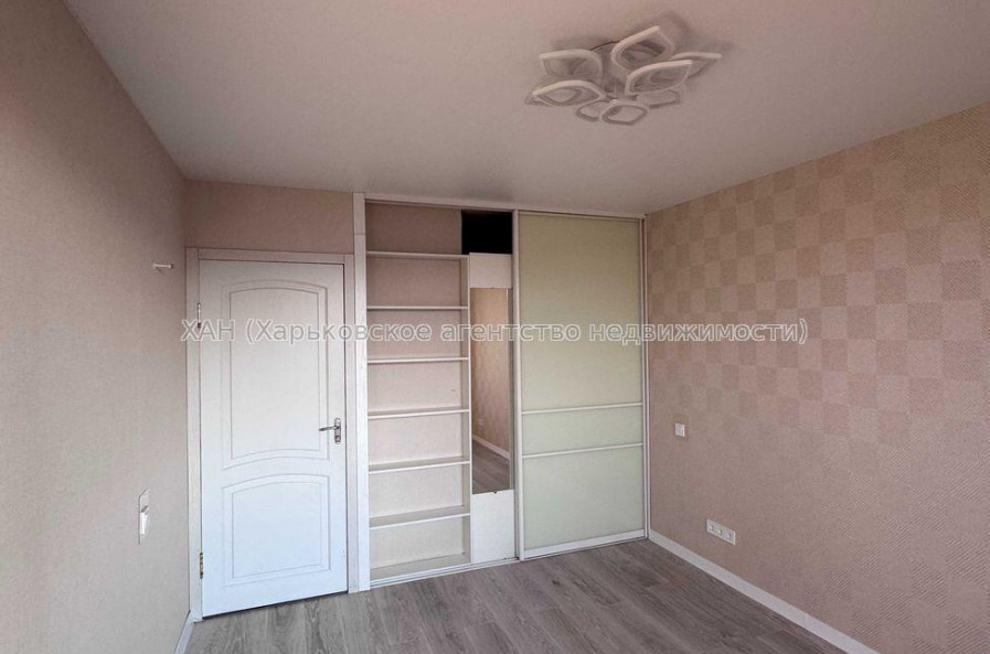 Продам квартиру, Победы просп. , 3  ком., 65.40 м², косметический ремонт 