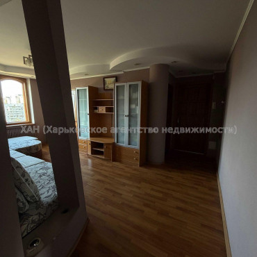 Продам квартиру, Победы просп. , 3  ком., 65.40 м², косметический ремонт 
