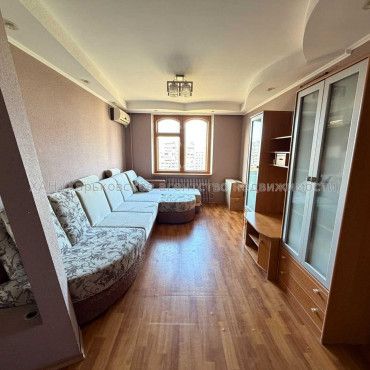 Продам квартиру, Победы просп. , 3  ком., 65.40 м², косметический ремонт 