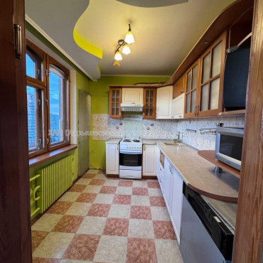 Продам квартиру, Победы просп. , 3  ком., 65.40 м², косметический ремонт 