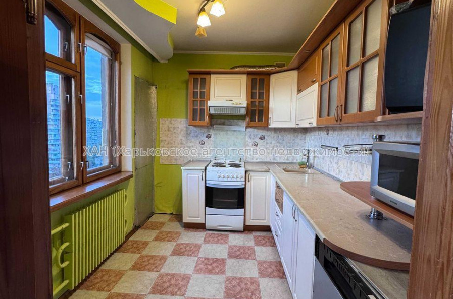 Продам квартиру, Победы просп. , 3  ком., 65.40 м², косметический ремонт 