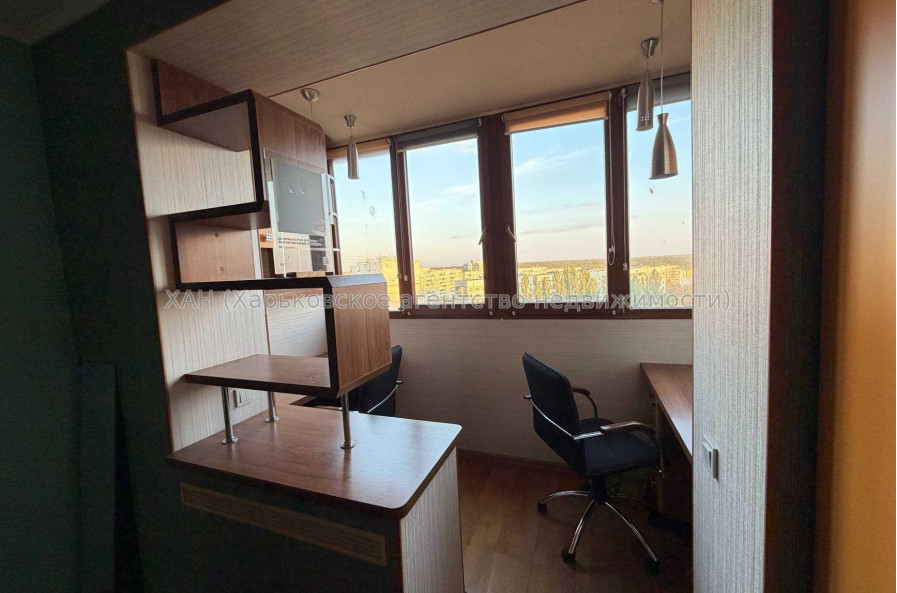 Продам квартиру, Победы просп. , 3  ком., 65.40 м², косметический ремонт 
