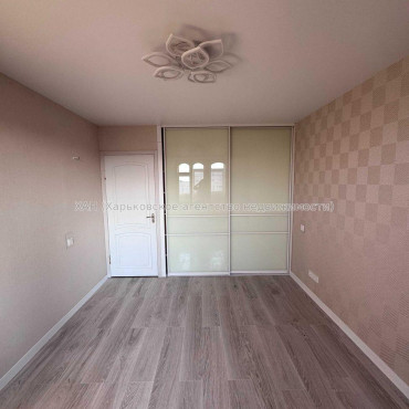 Продам квартиру, Победы просп. , 3  ком., 65.40 м², косметический ремонт 