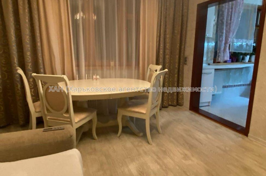 Продам квартиру, Победы просп. , 1 кім., 83 м², евроремонт 
